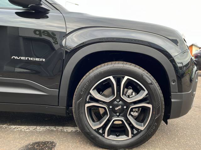 Jeep Avenger Summit 1.2 100hp E-hybrid 48v At6