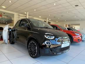 FIAT 500E 2025 (25) at D Salmon Cars Colchester