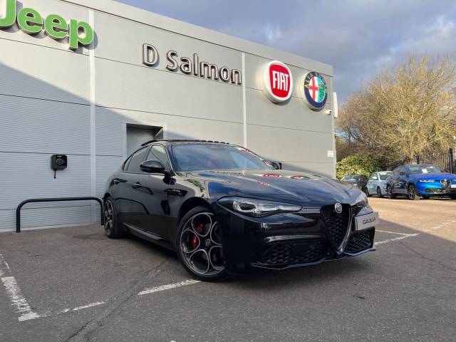 Alfa Romeo Giulia 2.0T Veloce Auto Euro 6 (s/s) 4dr Saloon Petrol Vulcano Black