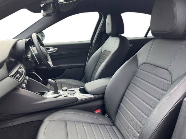 2022 Alfa Romeo Giulia 2.0T Sprint Auto Euro 6 (s/s) 4dr