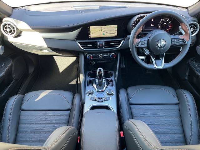 Alfa Romeo Giulia 2.0 Turbo Petrol 280 Intensa