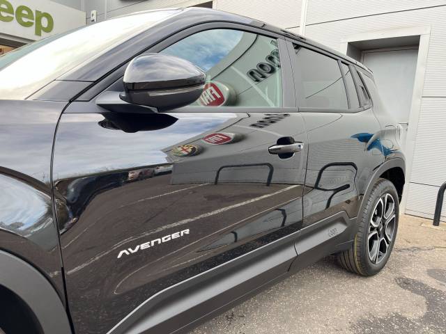 Jeep Avenger Summit 1.2 100hp E-hybrid 48v At6