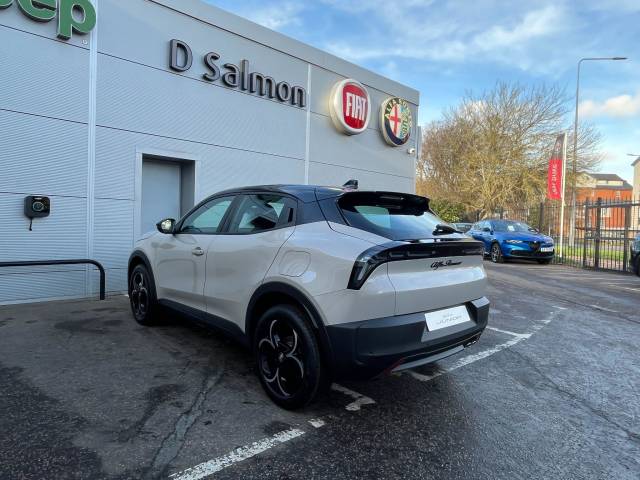 2026 Alfa Romeo Junior 1.2 MHEV Ibrida e-DCT Euro 6 (s/s) 5dr