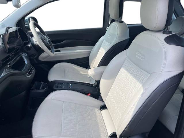 2021 Fiat 500e 42kWh La Prima Auto 3dr