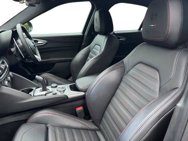 2025 Alfa Romeo Giulia 2.0T Tributo Italiano Auto Euro 6 (s/s) 4dr